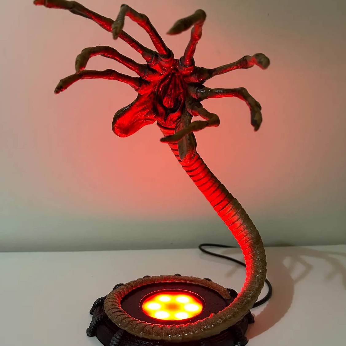 Lampu Alien Facehugger Lampu M - Home Decor Lamp ulasan dan harga